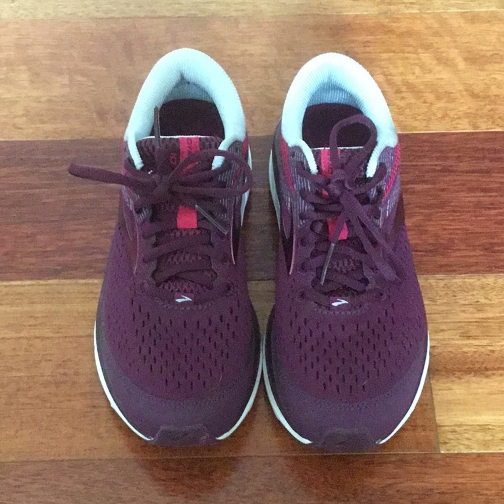 Brooks sneakers